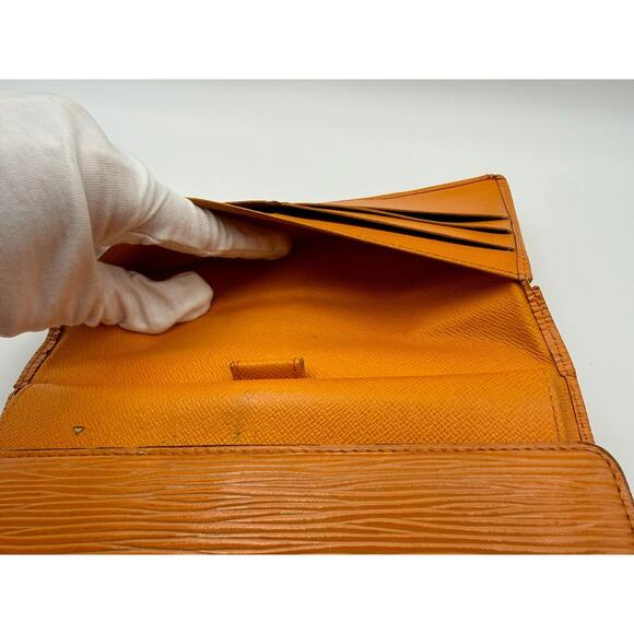 Auth LOUIS VUITTON Epi Porte Tresor International Mandarin Wallet | M6350H | COA - Picture 6 of 11